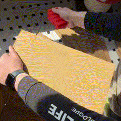 Cortador de Papelão para Gatos